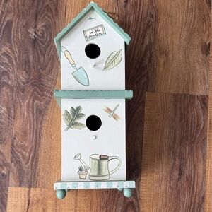Pfaltzgraff naturewood Garden-Themed Birdhouse  in Cream and Green 2 tiered new